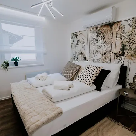 Maison De Luxe Segedin