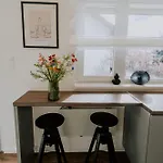 Maison De Luxe