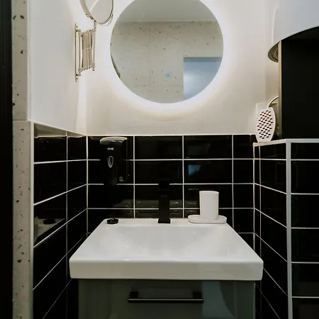 Maison De Luxe Bed & Breakfast 3*