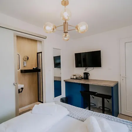 Maison De Luxe Bed & Breakfast