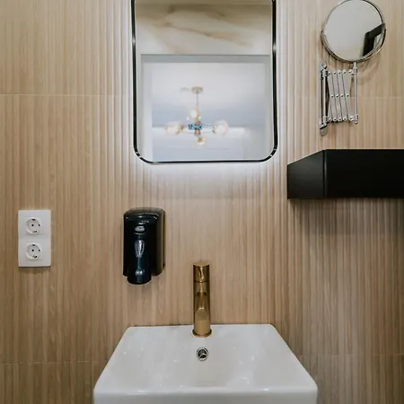 ベッド・アンド・ブレックファスト Maison De Luxe