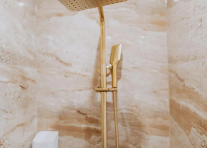 Bed & Breakfast Maison De Luxe 3*