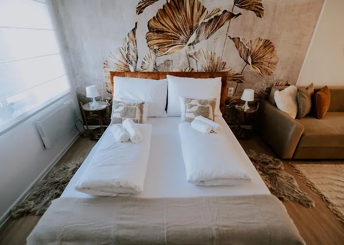 Maison De Luxe Bed & Breakfast 3*