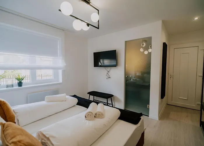 Bed & Breakfast Maison De Luxe 3*