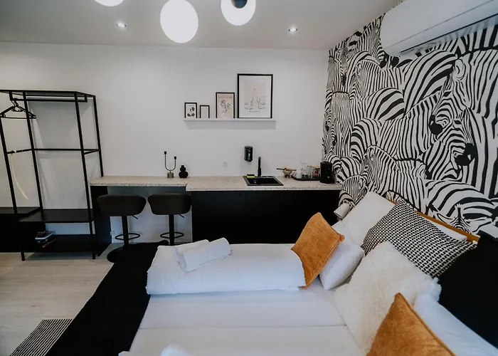 Maison De Luxe Bed & Breakfast