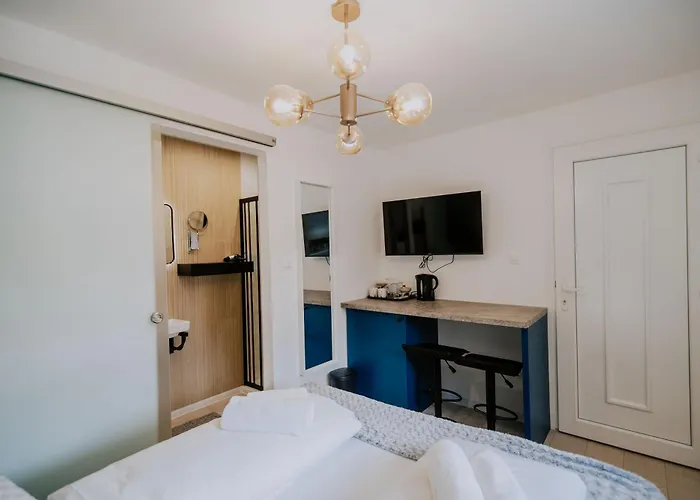 Maison De Luxe Bed & Breakfast