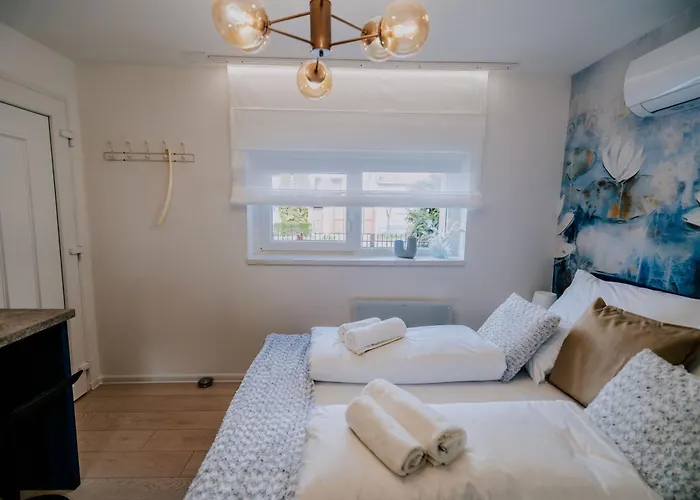 Bed & Breakfast Maison De Luxe 3*